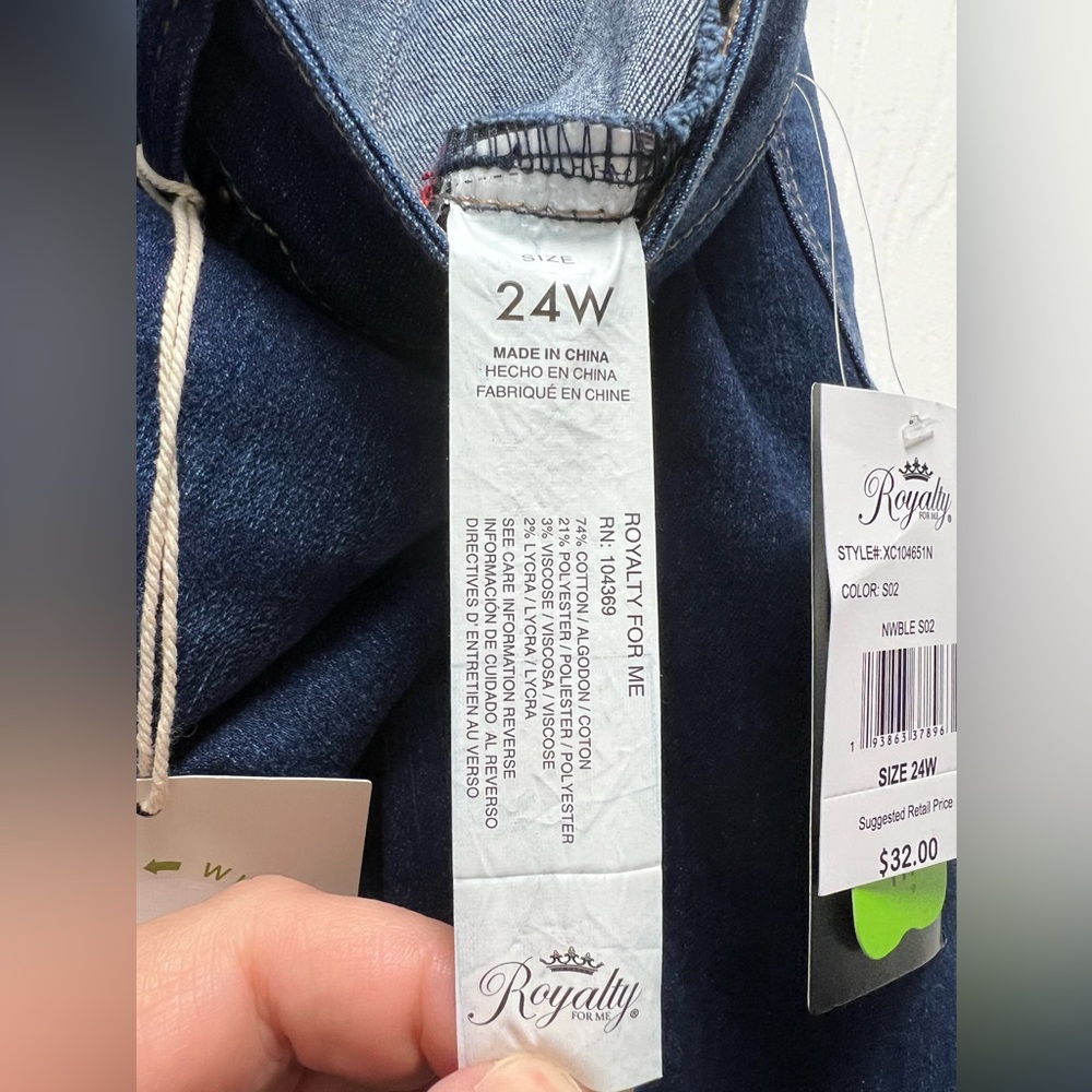 Royalty for Me - women's mid-rise crop stretch capri denim jeans Size 24W NEW WT - Picture 4 of 10